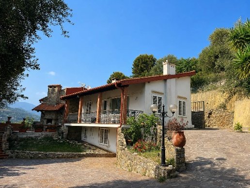 casa indipendente in vendita a Camporosso