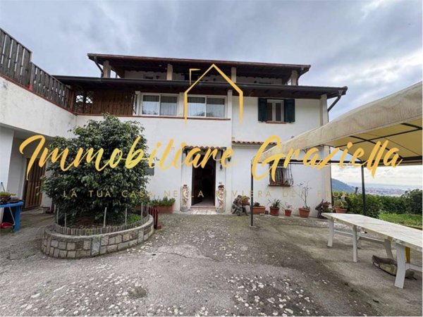 casa indipendente in vendita a Camporosso