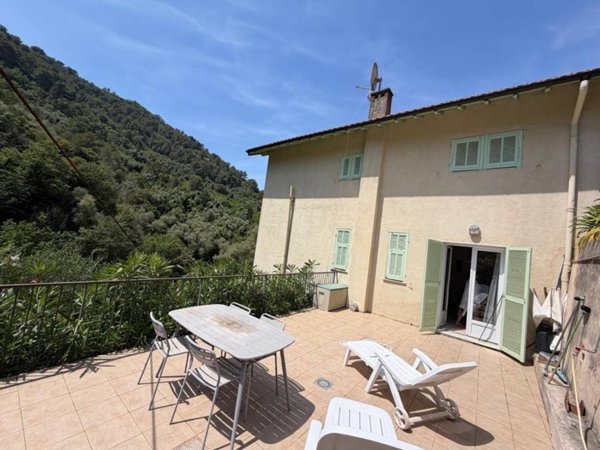 casa indipendente in vendita a Camporosso