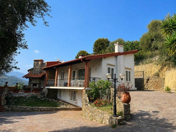 casa indipendente in vendita a Camporosso