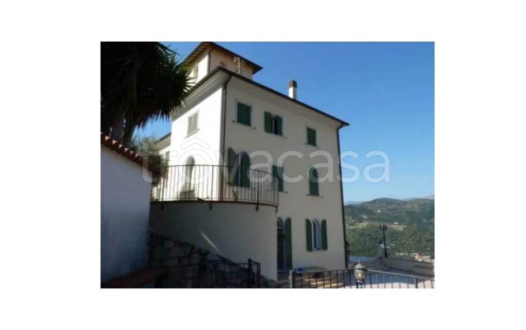 casa indipendente in vendita a Camporosso