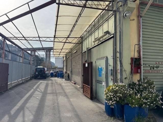 locale commerciale in vendita a Camporosso