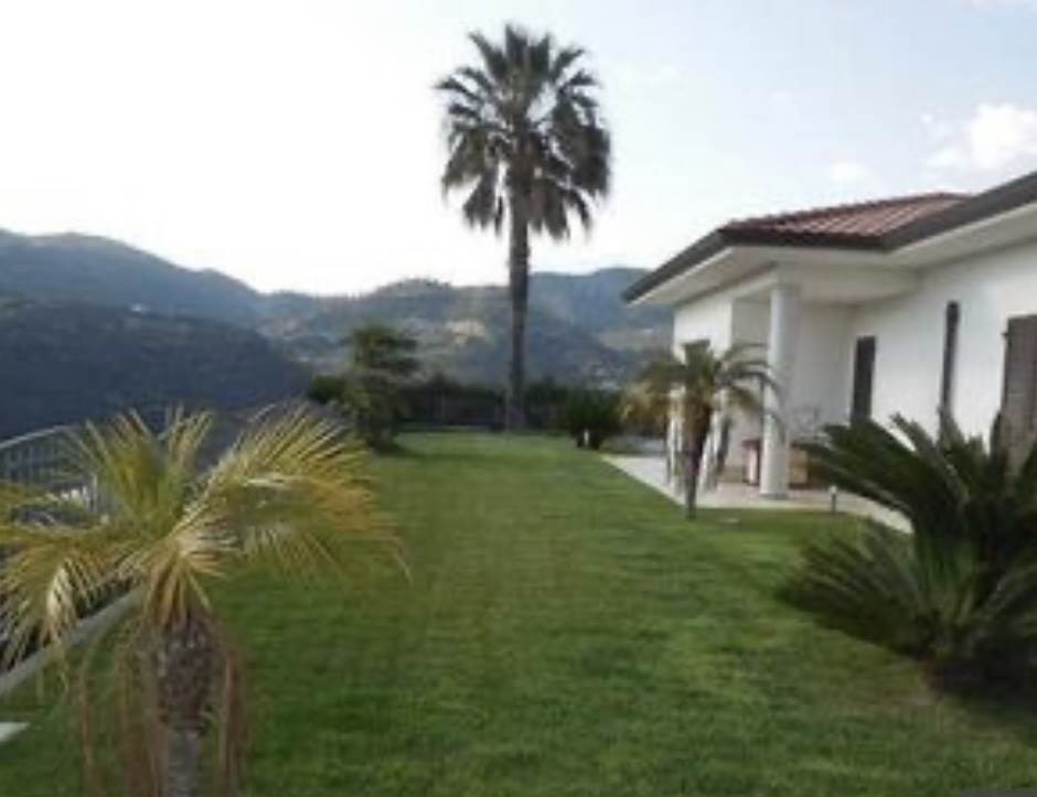 casa indipendente in vendita a Camporosso