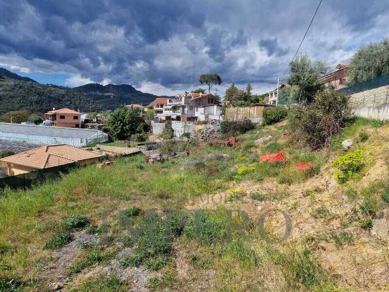 terreno edificabile in vendita a Camporosso