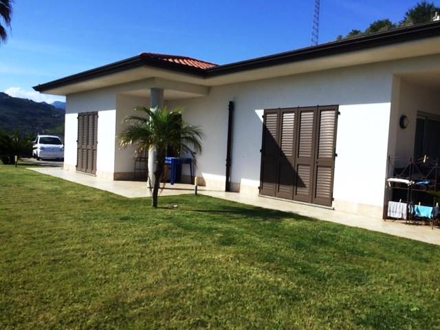 casa indipendente in vendita a Camporosso