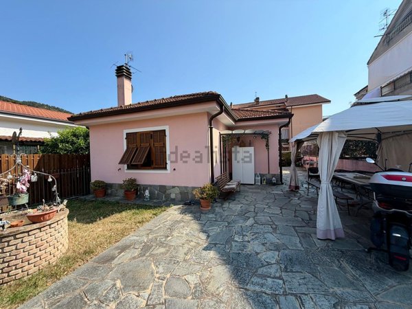 casa indipendente in vendita a Camporosso