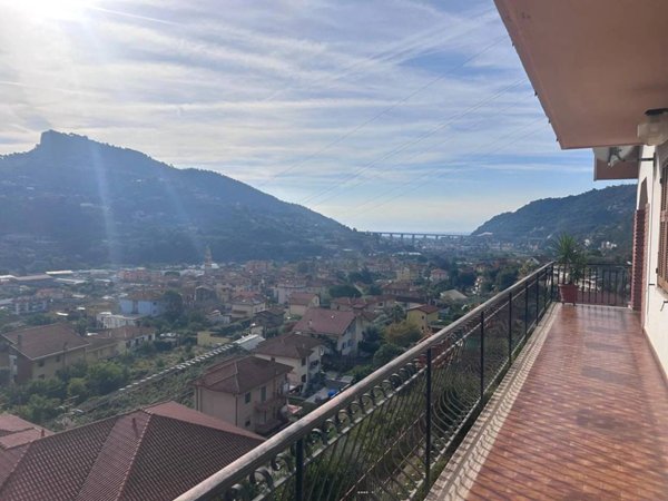 casa indipendente in vendita a Camporosso