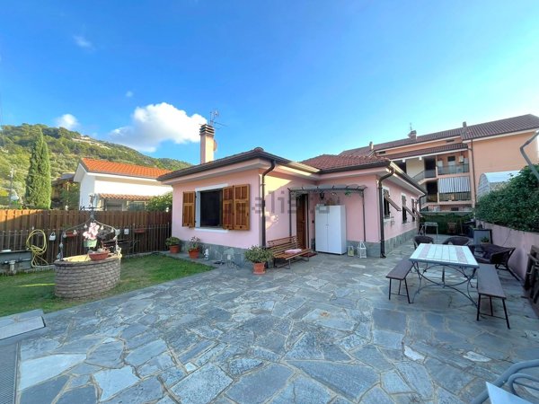 casa indipendente in vendita a Camporosso