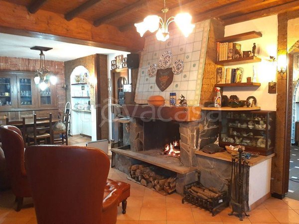casa indipendente in vendita a Caravonica