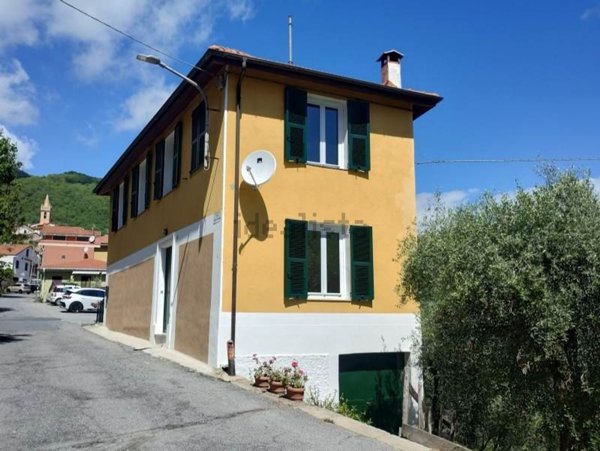 casa indipendente in vendita a Caravonica