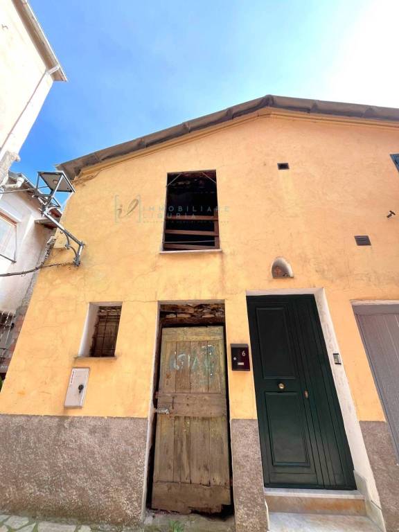 casa indipendente in vendita a Caravonica
