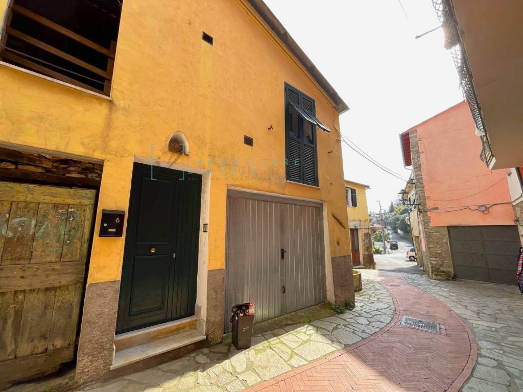 casa indipendente in vendita a Caravonica