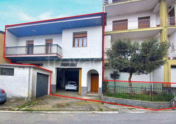 casa indipendente in vendita a Caravonica