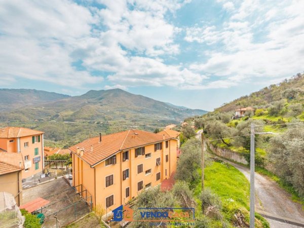 casa indipendente in vendita a Caravonica