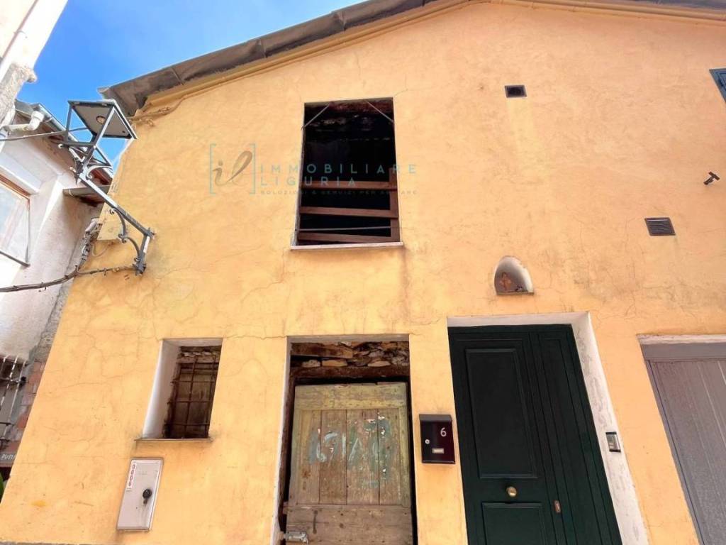 casa indipendente in vendita a Caravonica