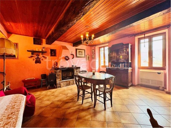 casa indipendente in vendita a Caravonica