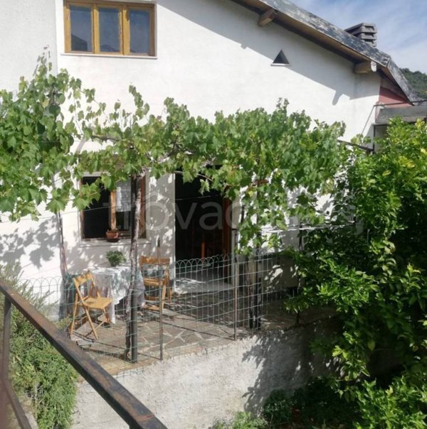 casa indipendente in vendita a Caravonica