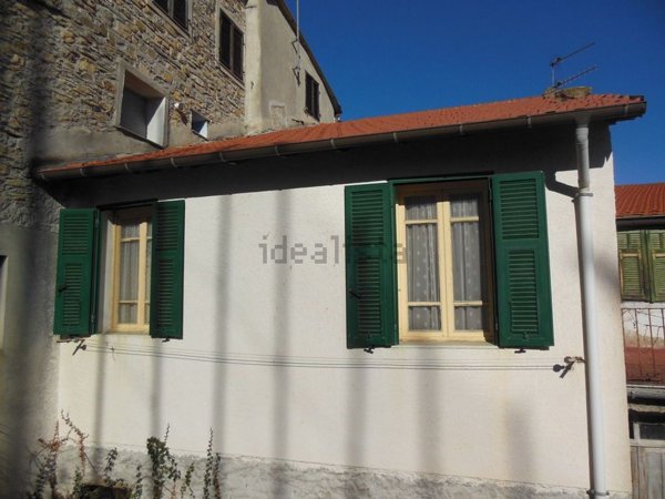 casa semindipendente in vendita a Caravonica
