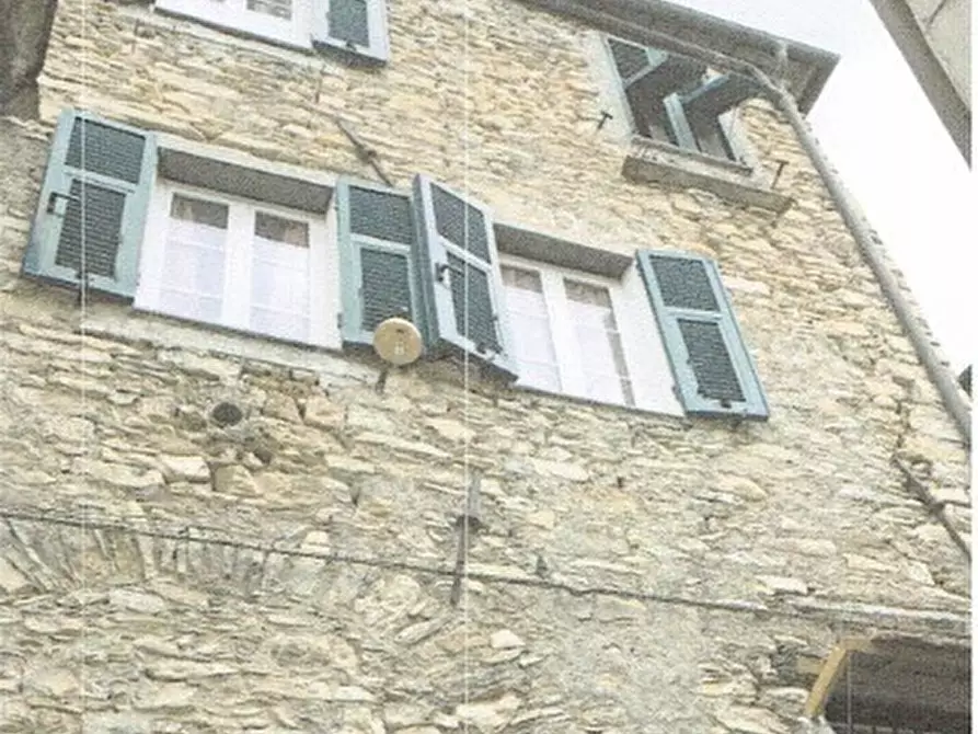 casa indipendente in vendita a Caravonica