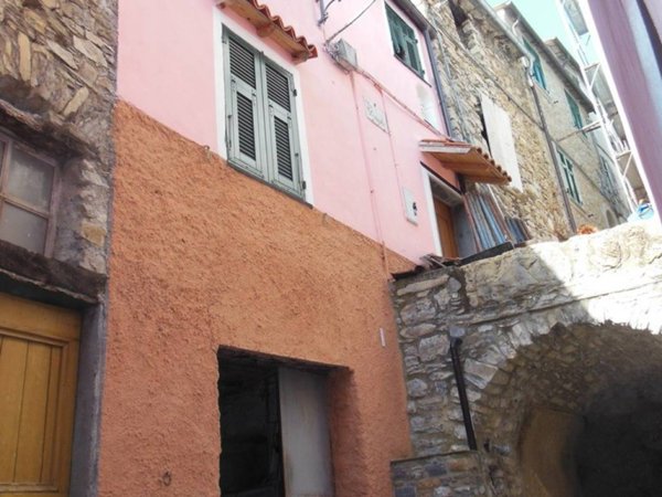 casa indipendente in vendita a Caravonica