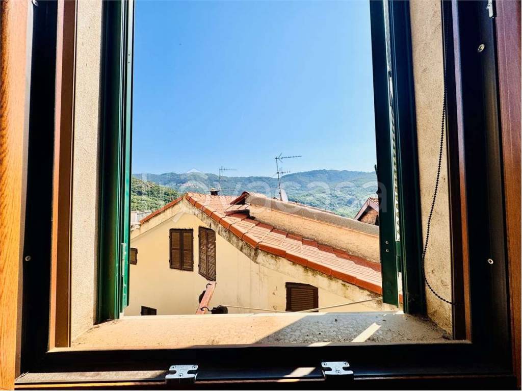 casa indipendente in vendita a Caravonica