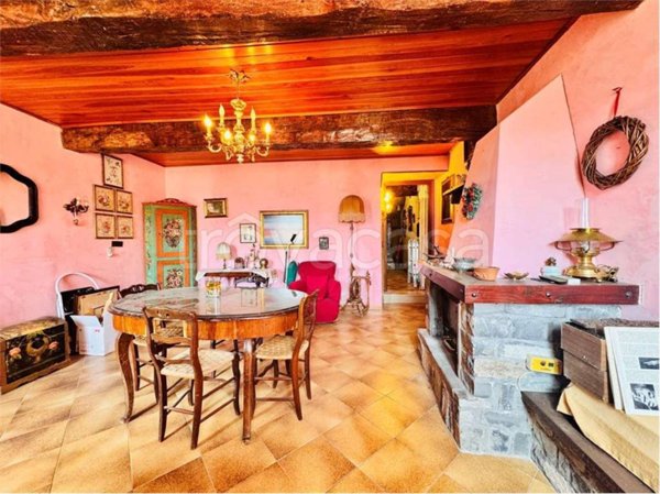 casa indipendente in vendita a Caravonica