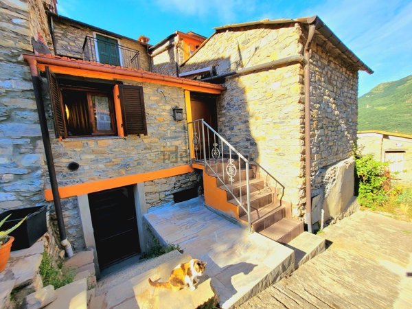 appartamento in vendita a Caravonica