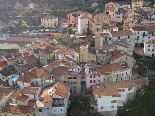 casa indipendente in vendita a Caravonica