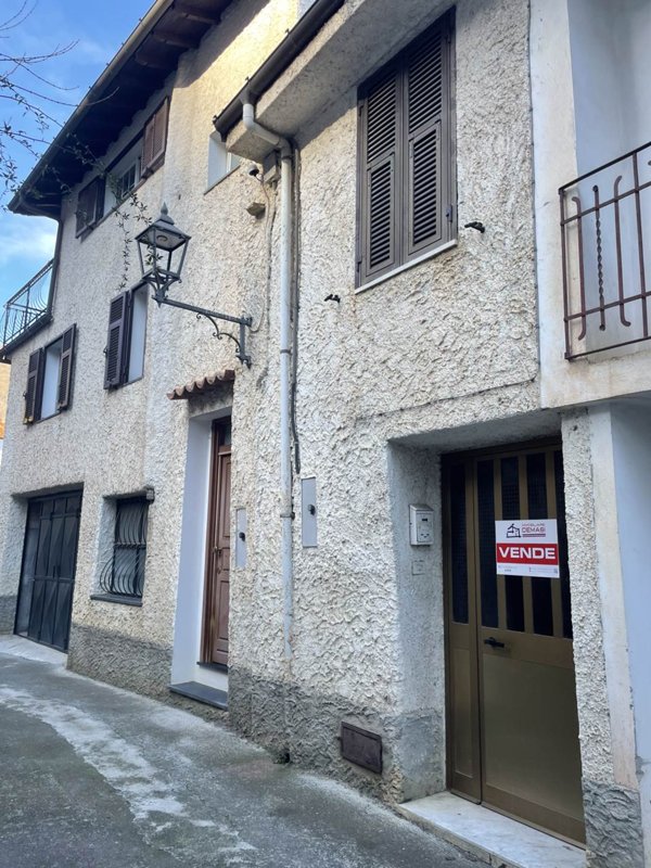 casa indipendente in vendita a Caravonica