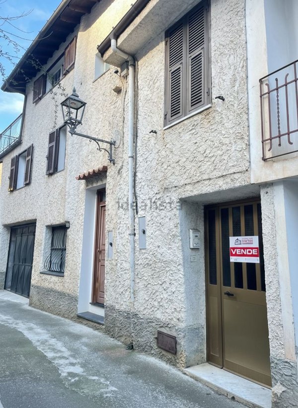 appartamento in vendita a Caravonica