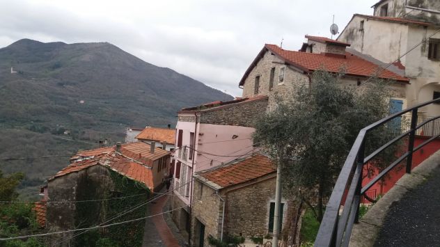 casa indipendente in vendita a Caravonica