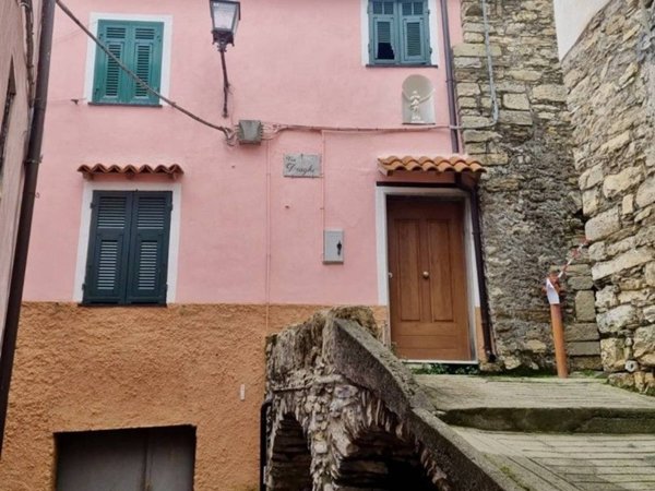 casa indipendente in vendita a Caravonica