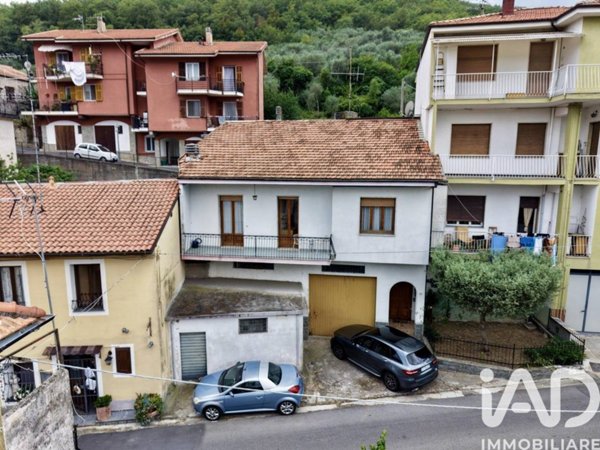 casa indipendente in vendita a Caravonica
