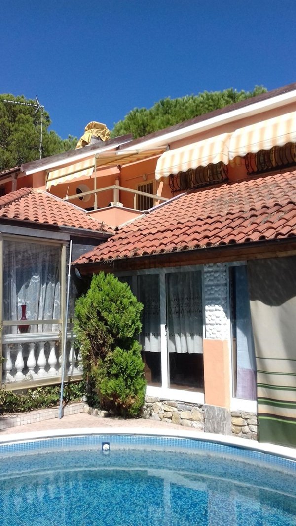 casa indipendente in vendita a Castellaro