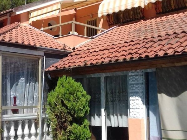 casa indipendente in vendita a Castellaro