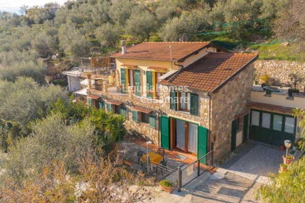casa indipendente in vendita a Castellaro