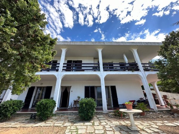 casa indipendente in vendita a Castellaro