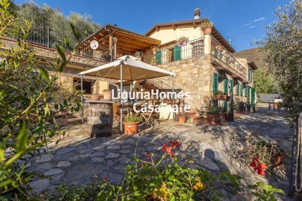 casa indipendente in vendita a Castellaro