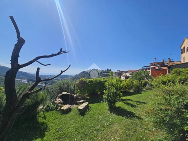 casa indipendente in vendita a Castellaro