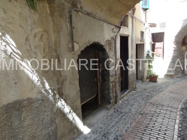 locale commerciale in vendita a Castellaro