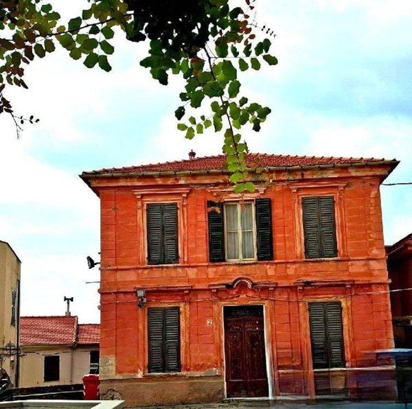 casa indipendente in vendita a Castellaro