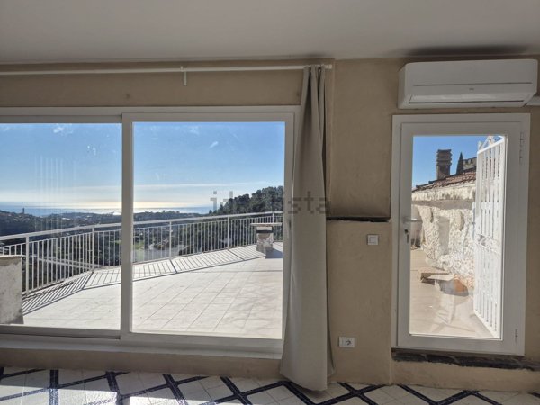 casa indipendente in vendita a Castellaro