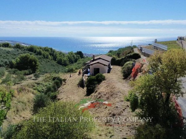 casa indipendente in vendita a Castellaro