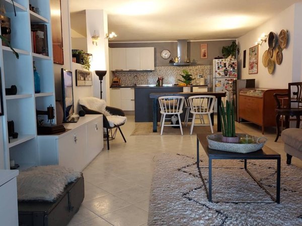 casa indipendente in vendita a Castellaro