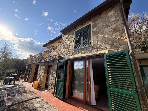 casa indipendente in vendita a Castellaro