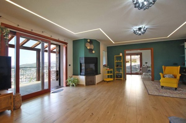 casa indipendente in vendita a Castellaro