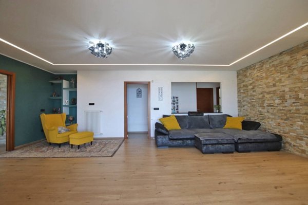 casa indipendente in vendita a Castellaro