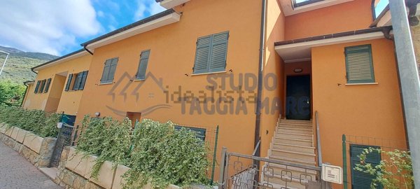 casa indipendente in vendita a Castellaro