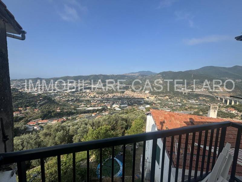 casa indipendente in vendita a Castellaro