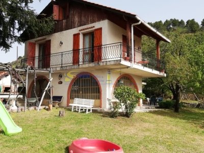 casa indipendente in vendita a Castel Vittorio